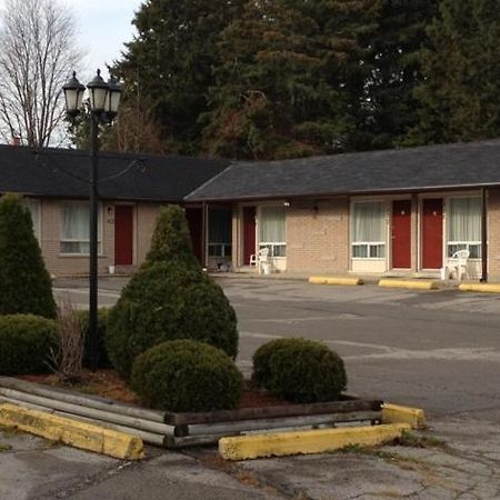 Lotus Motel Кобург Екстериор снимка
