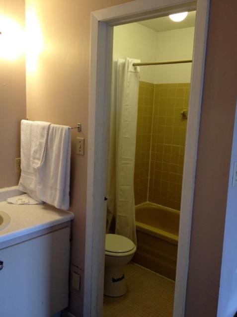 Lotus Motel Кобург Екстериор снимка