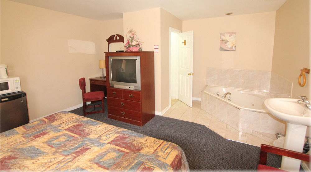 Lotus Motel Кобург Екстериор снимка
